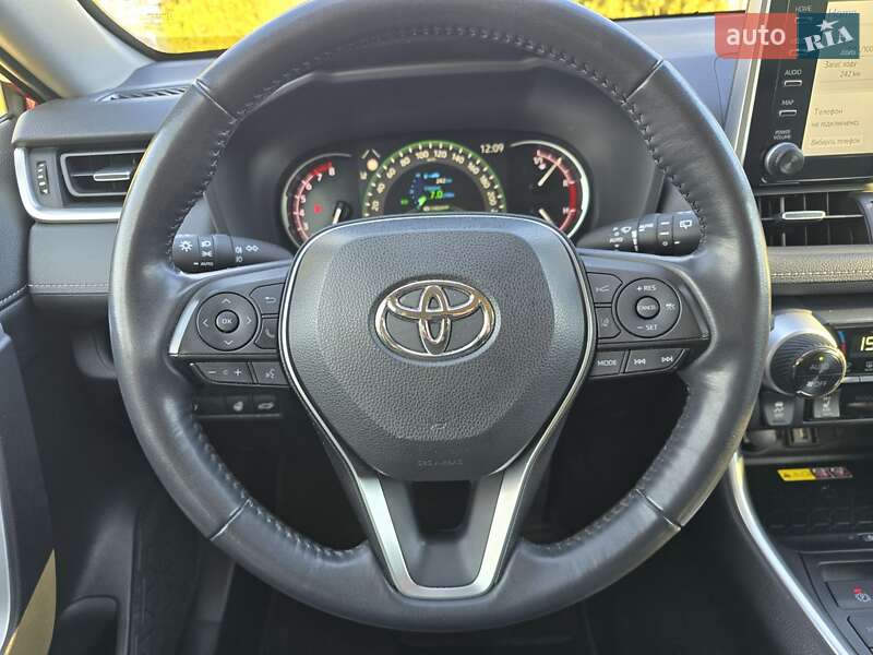 Позашляховик / Кросовер Toyota RAV4 2022 в Львові