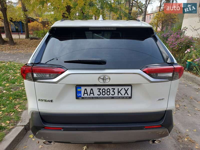 Позашляховик / Кросовер Toyota RAV4 2019 в Києві