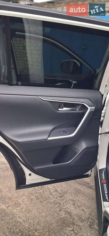 Позашляховик / Кросовер Toyota RAV4 2019 в Києві