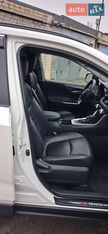 Позашляховик / Кросовер Toyota RAV4 2019 в Києві