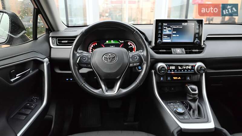 Позашляховик / Кросовер Toyota RAV4 2021 в Києві