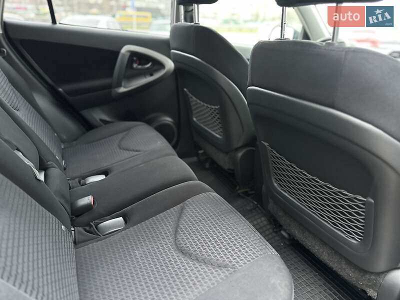 Позашляховик / Кросовер Toyota RAV4 2008 в Києві