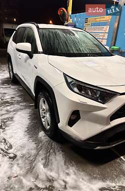 Внедорожник / Кроссовер Toyota RAV4 2020 в Киеве