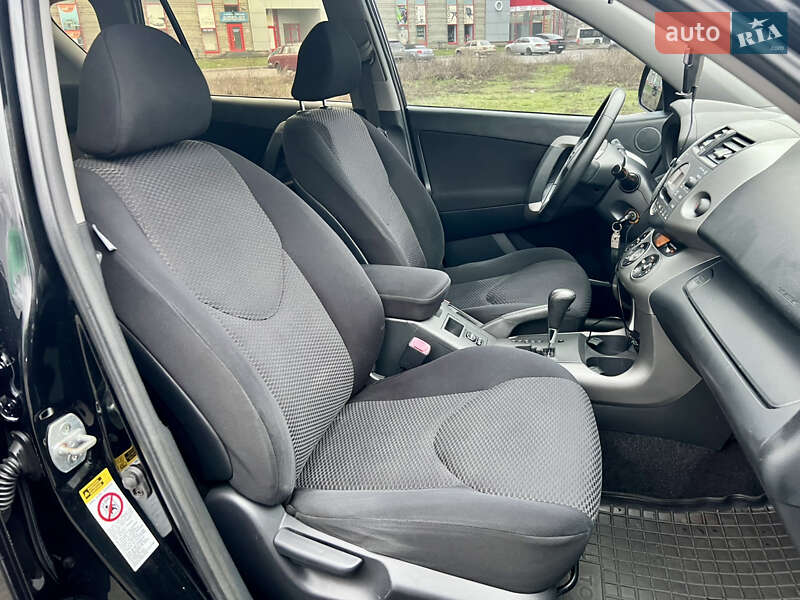 Внедорожник / Кроссовер Toyota RAV4 2006 в Днепре
