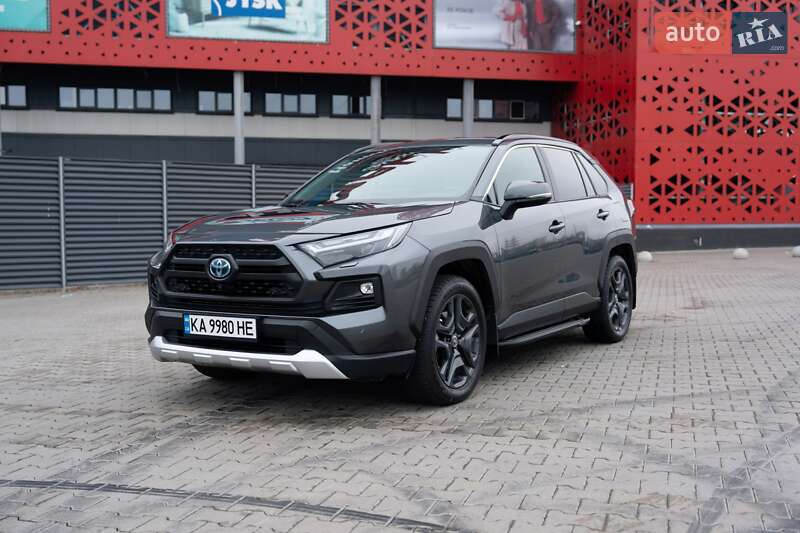 Позашляховик / Кросовер Toyota RAV4 2023 в Києві