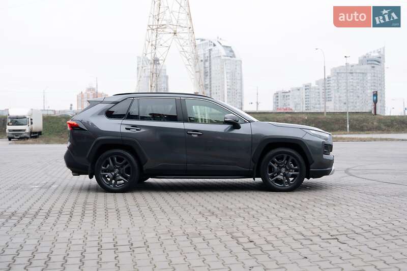 Позашляховик / Кросовер Toyota RAV4 2023 в Києві