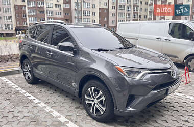 Внедорожник / Кроссовер Toyota RAV4 2016 в Киеве