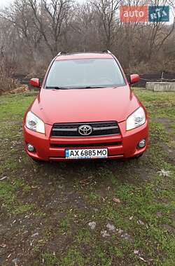 Внедорожник / Кроссовер Toyota RAV4 2012 в Карловке