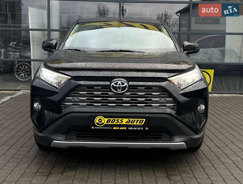 Внедорожник / Кроссовер Toyota RAV4 2019 в Ивано-Франковске