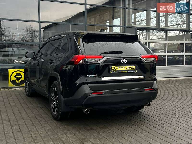 Внедорожник / Кроссовер Toyota RAV4 2019 в Ивано-Франковске