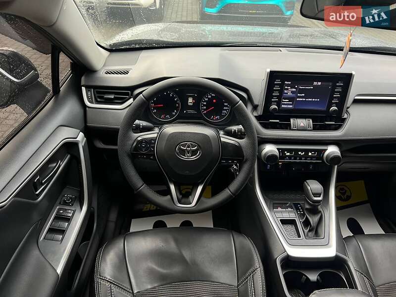 Внедорожник / Кроссовер Toyota RAV4 2019 в Ивано-Франковске