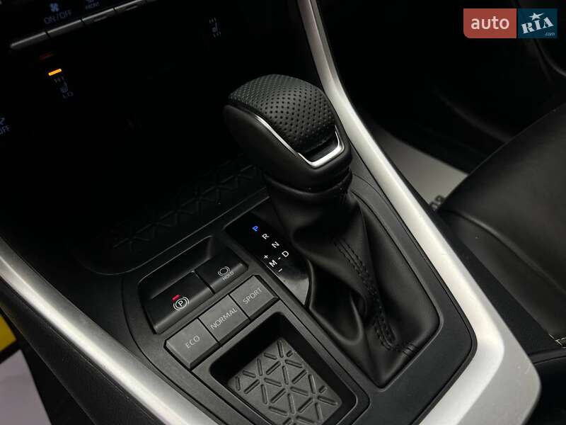Внедорожник / Кроссовер Toyota RAV4 2019 в Ивано-Франковске