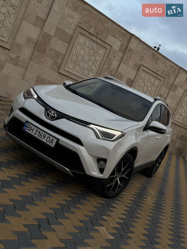 Позашляховик / Кросовер Toyota RAV4 2016 в Одесі