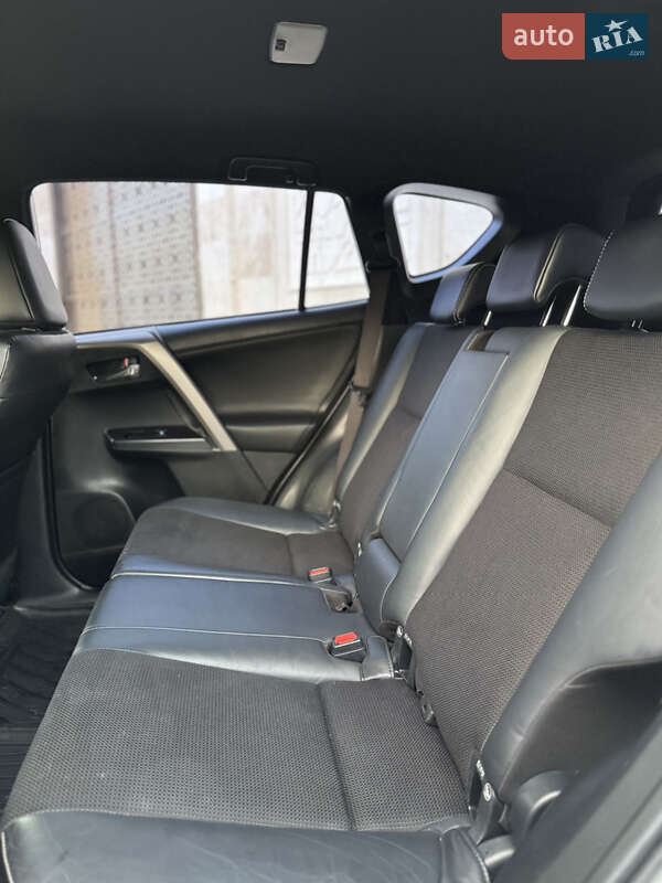 Позашляховик / Кросовер Toyota RAV4 2016 в Одесі