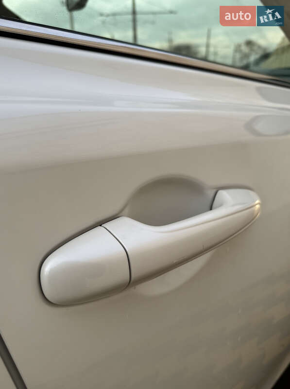 Позашляховик / Кросовер Toyota RAV4 2016 в Одесі