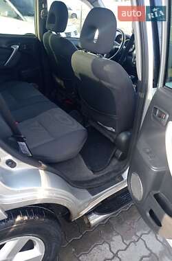 Позашляховик / Кросовер Toyota RAV4 2004 в Володимирі