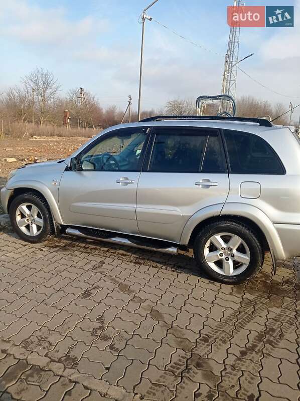 Toyota RAV4 2004