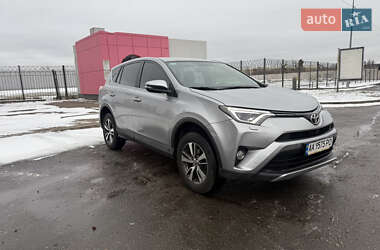 Позашляховик / Кросовер Toyota RAV4 2017 в Києві