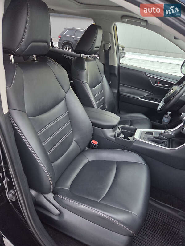 Позашляховик / Кросовер Toyota RAV4 2019 в Києві