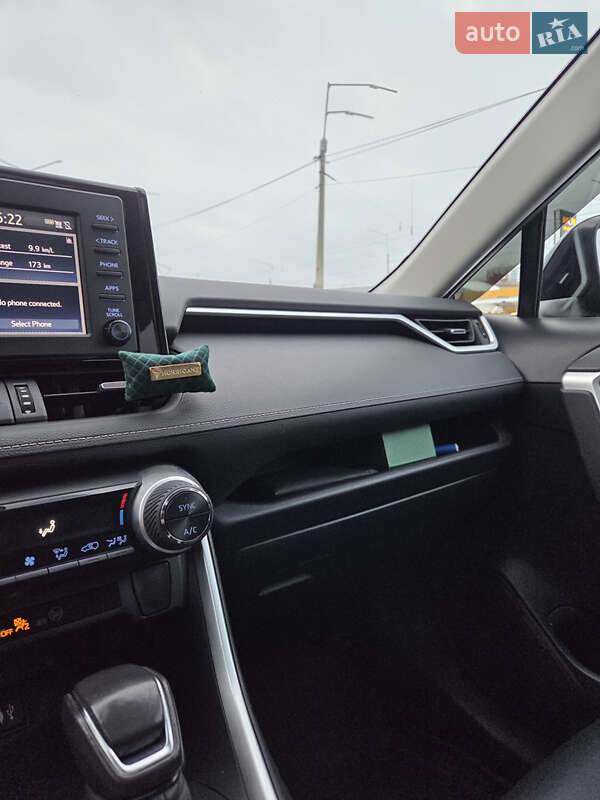 Позашляховик / Кросовер Toyota RAV4 2019 в Києві