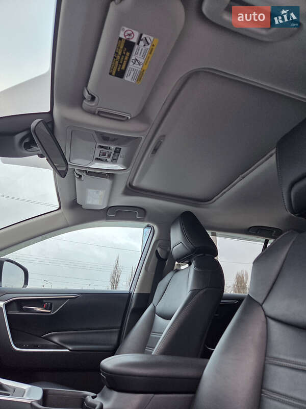 Позашляховик / Кросовер Toyota RAV4 2019 в Києві