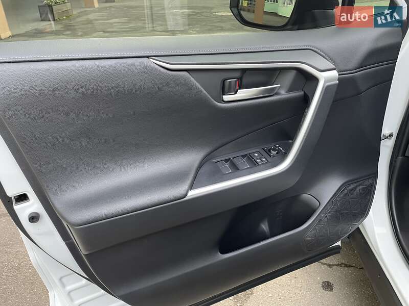 Позашляховик / Кросовер Toyota RAV4 2022 в Вінниці