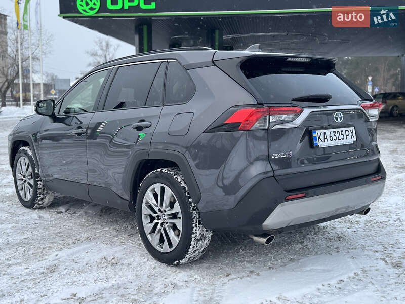 Позашляховик / Кросовер Toyota RAV4 2024 в Києві