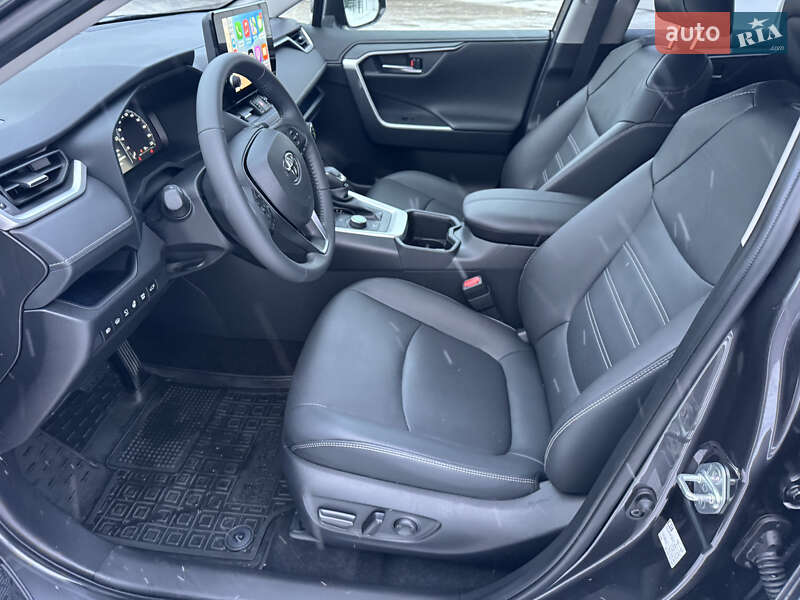 Позашляховик / Кросовер Toyota RAV4 2024 в Києві