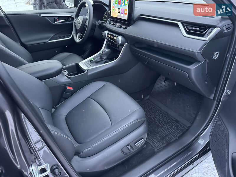 Позашляховик / Кросовер Toyota RAV4 2024 в Києві