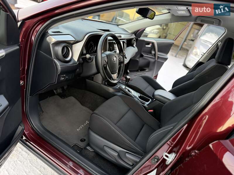 Позашляховик / Кросовер Toyota RAV4 2017 в Вінниці