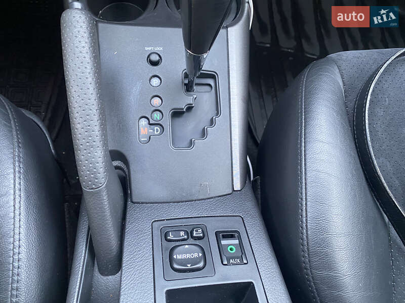 Позашляховик / Кросовер Toyota RAV4 2010 в Києві