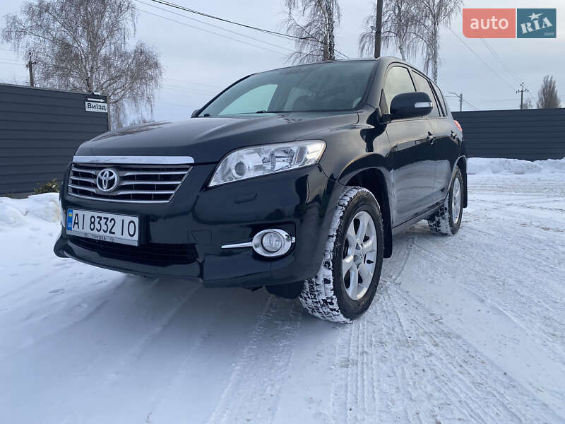 Позашляховик / Кросовер Toyota RAV4 2010 в Києві