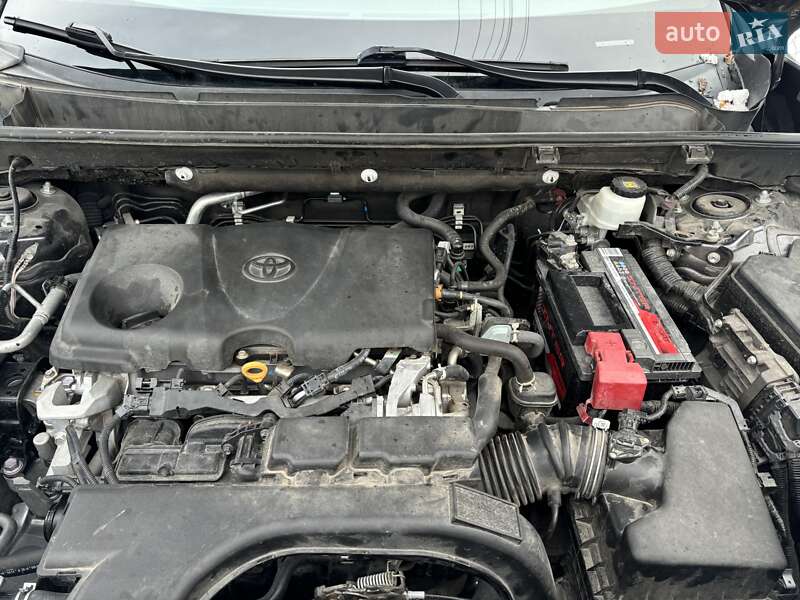 Внедорожник / Кроссовер Toyota RAV4 2021 в Хмельницком