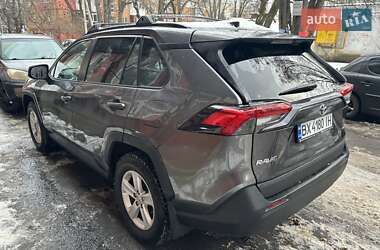 Внедорожник / Кроссовер Toyota RAV4 2021 в Хмельницком
