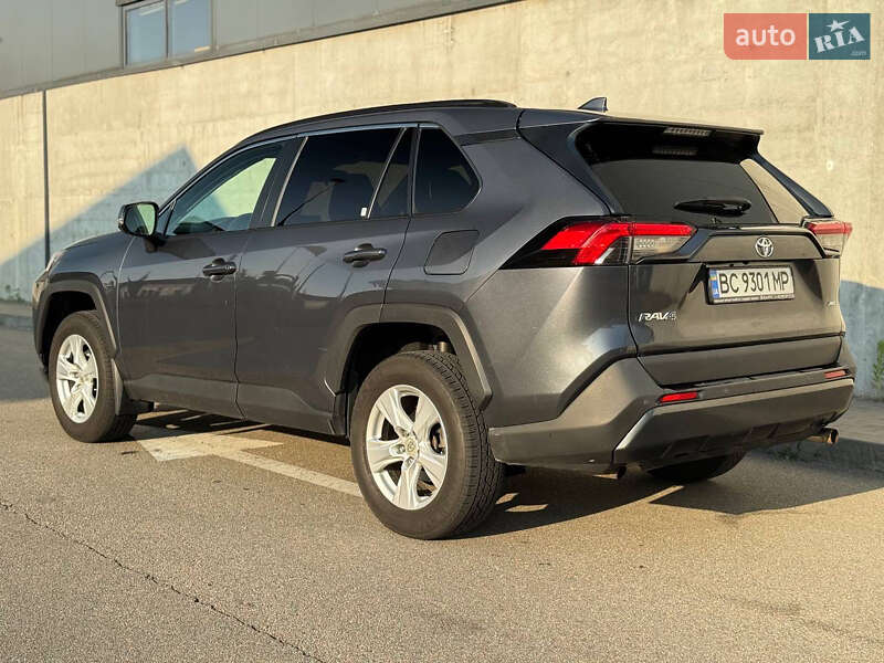 Позашляховик / Кросовер Toyota RAV4 2019 в Києві