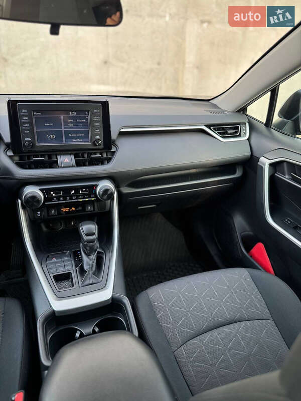Позашляховик / Кросовер Toyota RAV4 2019 в Києві