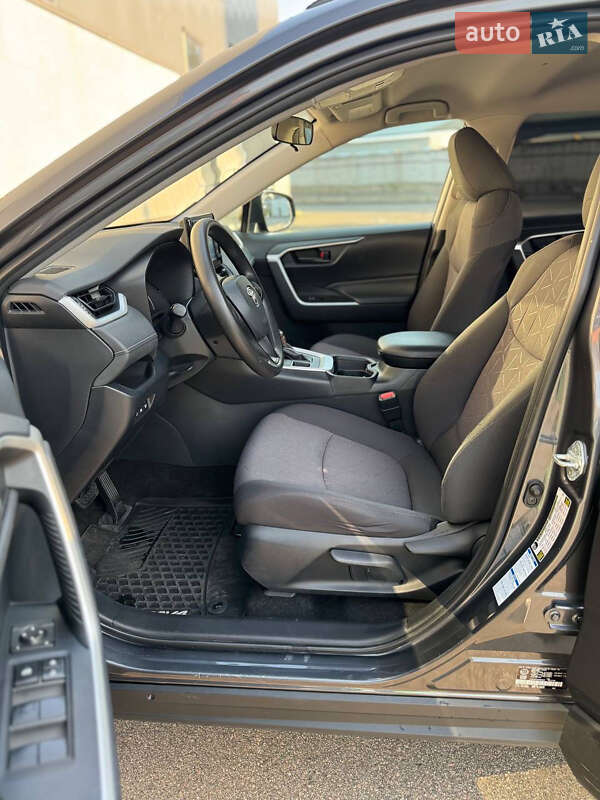 Позашляховик / Кросовер Toyota RAV4 2019 в Києві