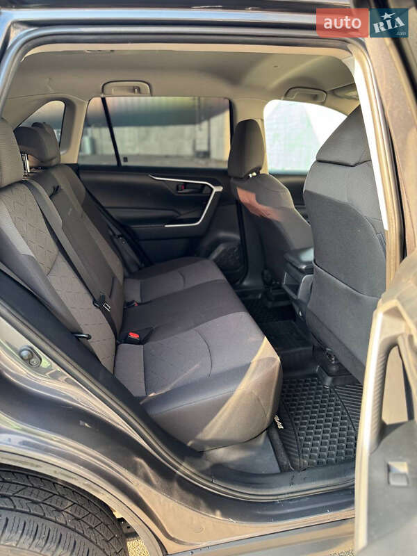 Позашляховик / Кросовер Toyota RAV4 2019 в Києві