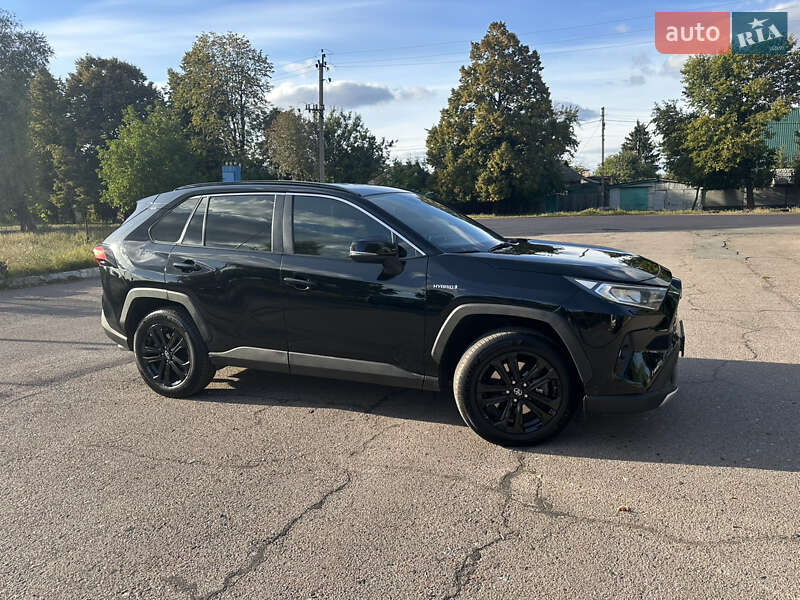 Позашляховик / Кросовер Toyota RAV4 2019 в Чернігові