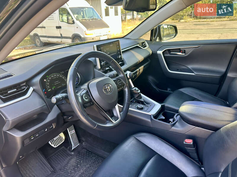 Позашляховик / Кросовер Toyota RAV4 2019 в Чернігові