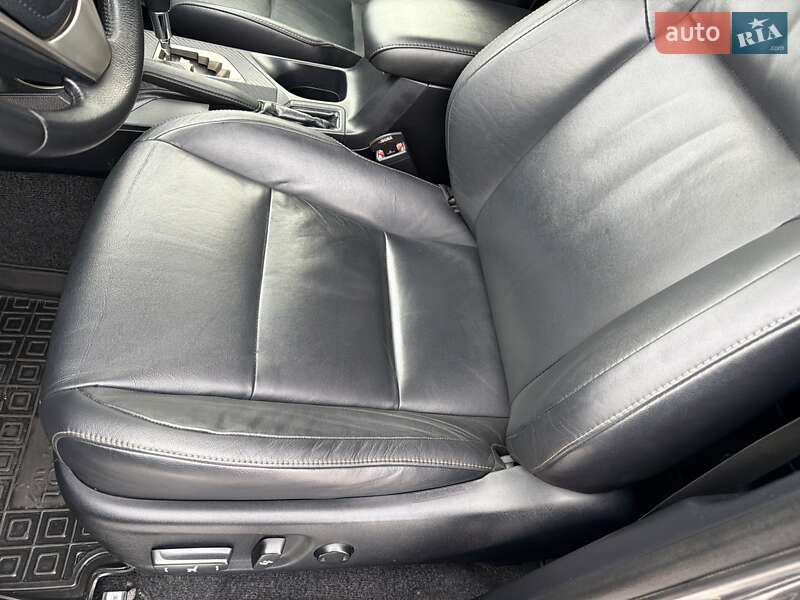 Позашляховик / Кросовер Toyota RAV4 2013 в Києві