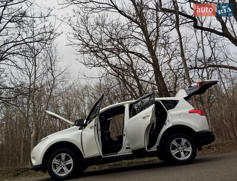 Позашляховик / Кросовер Toyota RAV4 2013 в Одесі