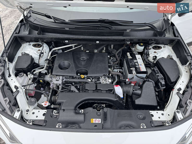 Внедорожник / Кроссовер Toyota RAV4 2019 в Киеве