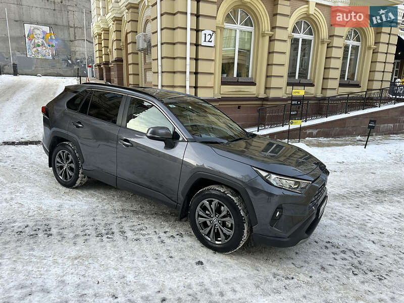 Внедорожник / Кроссовер Toyota RAV4 2023 в Киеве