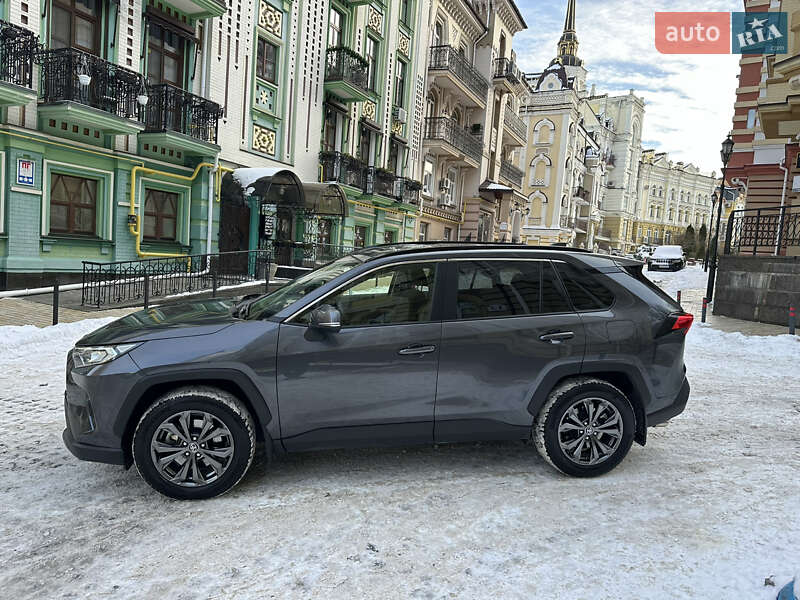 Внедорожник / Кроссовер Toyota RAV4 2023 в Киеве