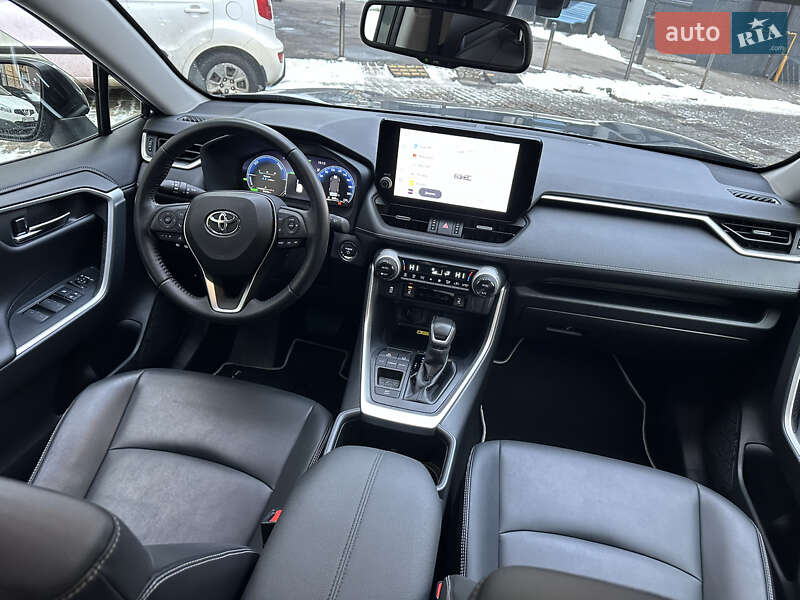 Внедорожник / Кроссовер Toyota RAV4 2023 в Киеве