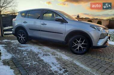 Позашляховик / Кросовер Toyota RAV4 2017 в Стрию