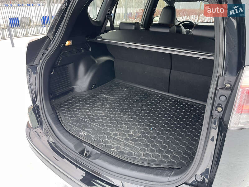 Позашляховик / Кросовер Toyota RAV4 2016 в Києві