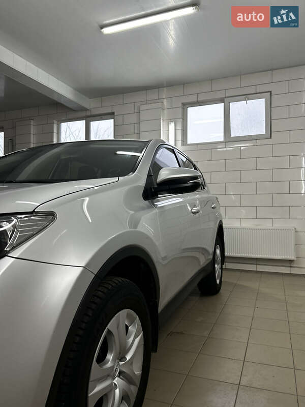 Внедорожник / Кроссовер Toyota RAV4 2013 в Раздельной