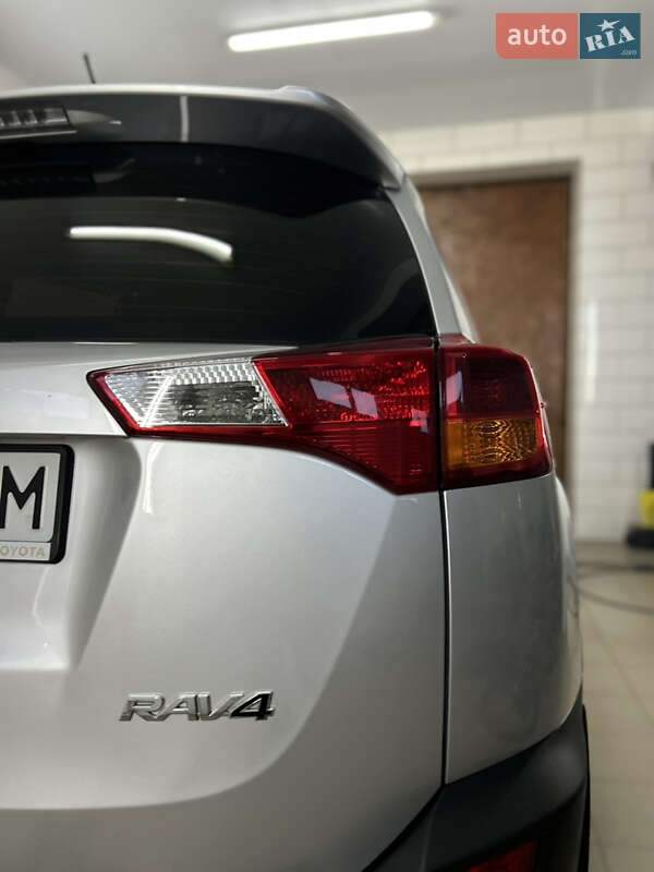 Внедорожник / Кроссовер Toyota RAV4 2013 в Раздельной